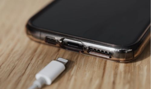 數據線為何不能亂用 iPhone數據線影響充電速度嗎？